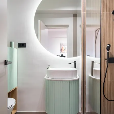 Tangerine Center Apartment