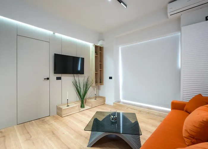 Tangerine Center Apartment