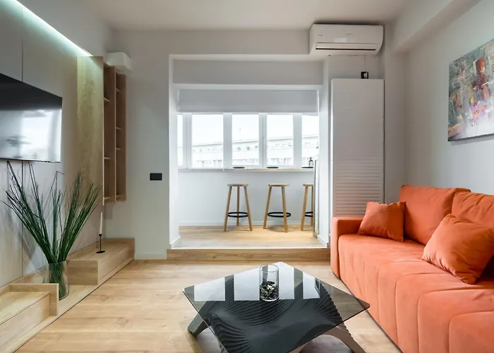 Tangerine Center Apartment